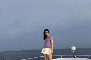 赵今麦泳装写真引爆全网：从国民闺女到时尚新势力