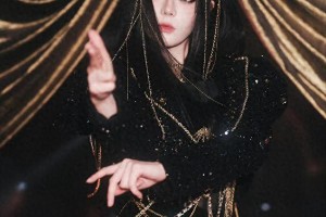 迪丽热巴黑金造型惊艳《开始推理吧》，敦煌飞天与现代美学碰撞