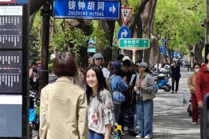 鲁豫张子枫北京录节目生图曝光，状态惊艳引热议