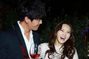 伊能静秦昊合唱《一路生花》惊艳全网，56岁少女状态引热议